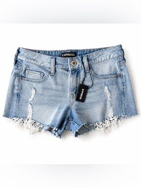 Express Low Rise Shortie Denim Shorts 00 NWT Distressed Lace Hem Light Wash